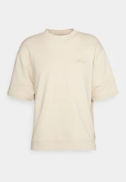 Pier One SHORT SLEEVE SWEATSHIRT - T-shirt Basic - Tan -Sklep Z Odzieżą Męską 040321544f5f43578b77f2ea915bfd1f