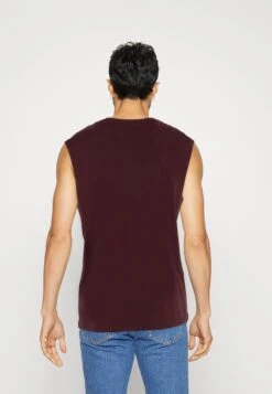 Pier One 2 PACK - Top - Bordeaux/black 10 Pier One 2 PACK - Top - Bordeaux/black -Sklep Z Odzieżą Męską 096d3b5a69ce412083f09d179299f7a8