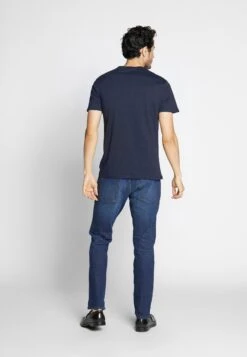 Pier One 4 PACK - T-shirt Basic - Black/white/blue 9 Pier One 4 PACK - T-shirt Basic - Black/white/blue -Sklep Z Odzieżą Męską 0ca3960a59ed4451aec4ebc371a3d206