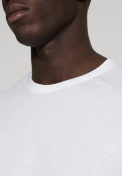 Pier One 3 PACK - T-shirt Basic - White/black/light Grey 13 Pier One 3 PACK - T-shirt Basic - White/black/light Grey -Sklep Z Odzieżą Męską 122d0709c72e447f82ad50ef09ab3779