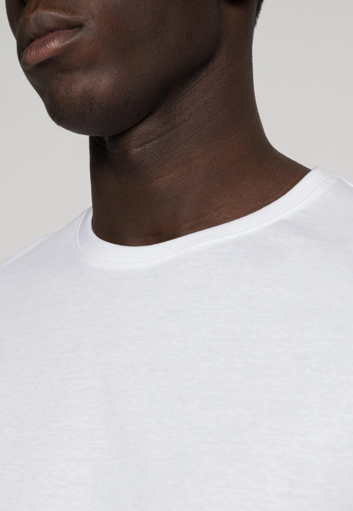 Pier One 3 PACK - T-shirt Basic - White/black/light Grey 8 Pier One 3 PACK - T-shirt Basic - White/black/light Grey - obrazek 6