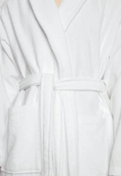 Pier One SHAWL TOWEL BATHROBE - Szlafrok - White -Sklep Z Odzieżą Męską 1460a8bacf3f486eb09f2e9333cde854