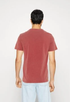 Pier One 5 PACK - T-shirt Basic - Off-white/lilac/light Red -Sklep Z Odzieżą Męską 168bc908d36647578ccfa8ea9edb0e04