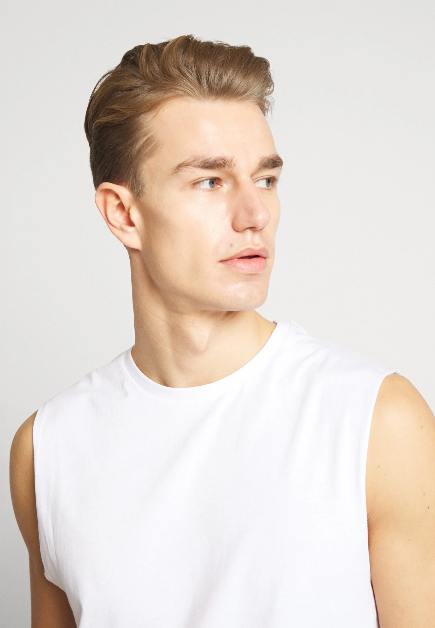 Pier One 3 PACK - T-shirt Basic - Grey/white/black 8 Pier One 3 PACK - T-shirt Basic - Grey/white/black - obrazek 6