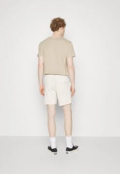 Pier One Spodnie Treningowe - Off-white 8 Pier One Spodnie Treningowe - Off-white -Sklep Z Odzieżą Męską 228eb6724778447f9392c2a30418e015