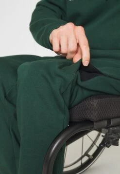 Pier One Spodnie Treningowe - Dark Green 16 Pier One Spodnie Treningowe - Dark Green -Sklep Z Odzieżą Męską 2798603756624471b354f03510800ee8