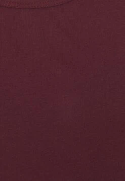 Pier One 3 PACK - Podkoszulki - Dark Blue/bordeaux/off-white 17 Pier One 3 PACK - Podkoszulki - Dark Blue/bordeaux/off-white -Sklep Z Odzieżą Męską 3128163b82644f8d9303cc9f390c54f2