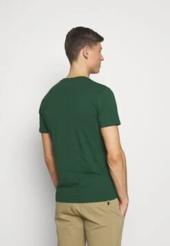 Pier One T-shirt Z Nadrukiem - Dark Green -Sklep Z Odzieżą Męską 31c1e3758dd24e7baf7d52592b6f64b4
