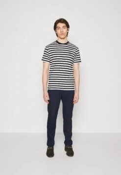 Sklep Z Odzieżą Męską -Sklep Z Odzieżą Męską 34f37b7c8d534abb9ce4d9a06aaa6ce4