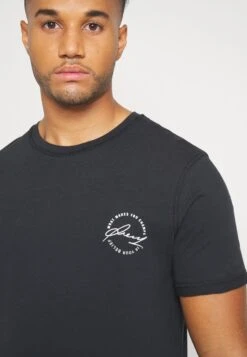 Pier One T-shirt Z Nadrukiem - Black -Sklep Z Odzieżą Męską 37c4e9ddb5cb4161a71cc533137829e6