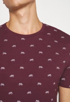 Pier One T-shirt Z Nadrukiem - Bordeaux -Sklep Z Odzieżą Męską 384b1fc702d14724996c7ab3ec8a7edd