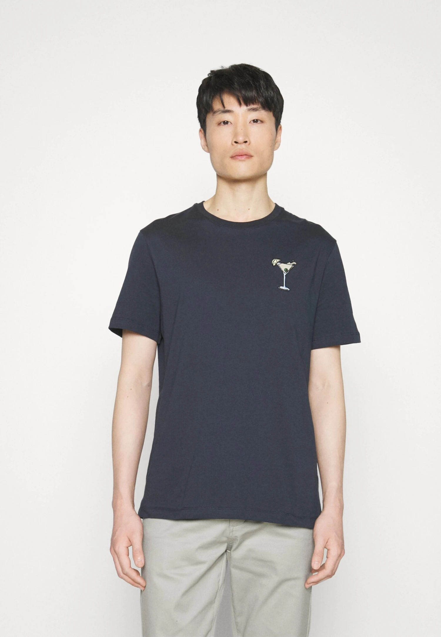 Pier One COCKTAIL TEE - T-shirt Z Nadrukiem - 503 - Dark Blue 3 Pier One COCKTAIL TEE - T-shirt Z Nadrukiem - 503 - Dark Blue