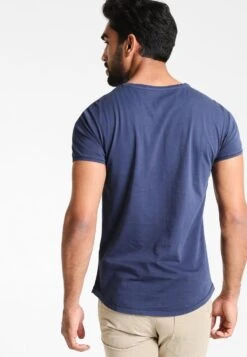 Pier One GARMENT TEE - T-shirt Basic - Navy -Sklep Z Odzieżą Męską 3e19fdfe7d4748de9ae2a1037f24e1bd