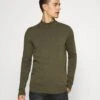 Pier One Sweter - Oliv 2 Pier One Sweter - Oliv -Sklep Z Odzieżą Męską 43432fee8a8748a2b65aaa7fece965dd