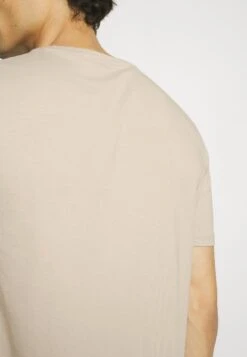 Pier One 5 PACK - T-shirt Basic - Dark Grey/dark Blue/olive -Sklep Z Odzieżą Męską 465249700bc24e9d89c474fbc69b5b15