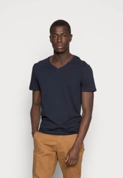 Pier One 5 PACK - T-shirt Basic - White/blue/black -Sklep Z Odzieżą Męską 4a34d78ca51f42698346376dd60fb2d7