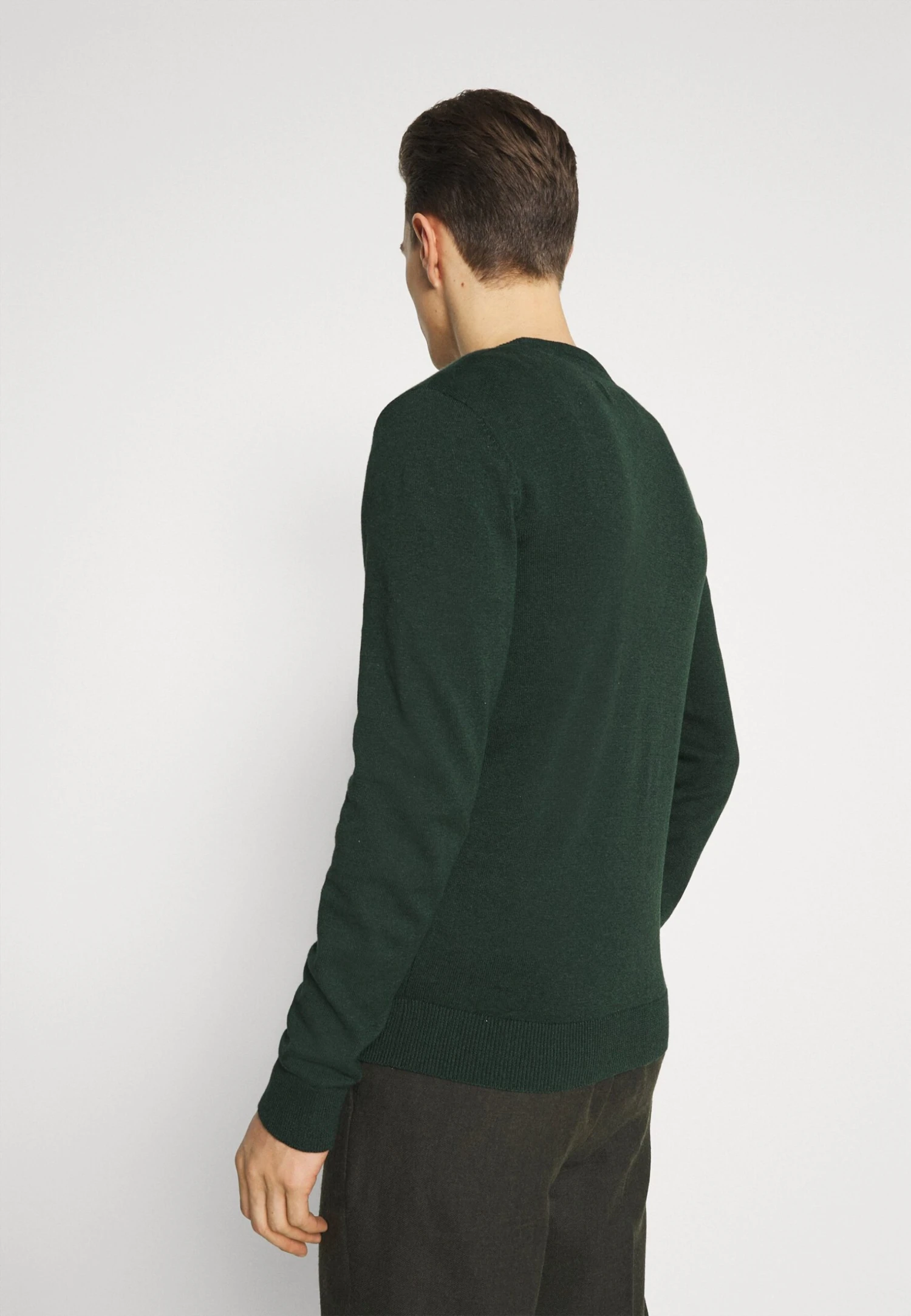 Pier One BASIC CREWNECK - Sweter - Mottled Dark Green 5 Pier One BASIC CREWNECK - Sweter - Mottled Dark Green - obrazek 3
