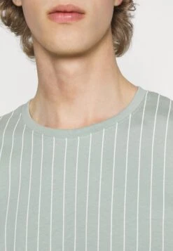 Pier One T-shirt Z Nadrukiem - Light Green -Sklep Z Odzieżą Męską 59fcdea2813b4b59818e5463a76c36f9