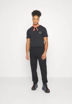 Pier One T-shirt Z Nadrukiem - Black -Sklep Z Odzieżą Męską 60750615dff74ec3bcd929c14f66c38d