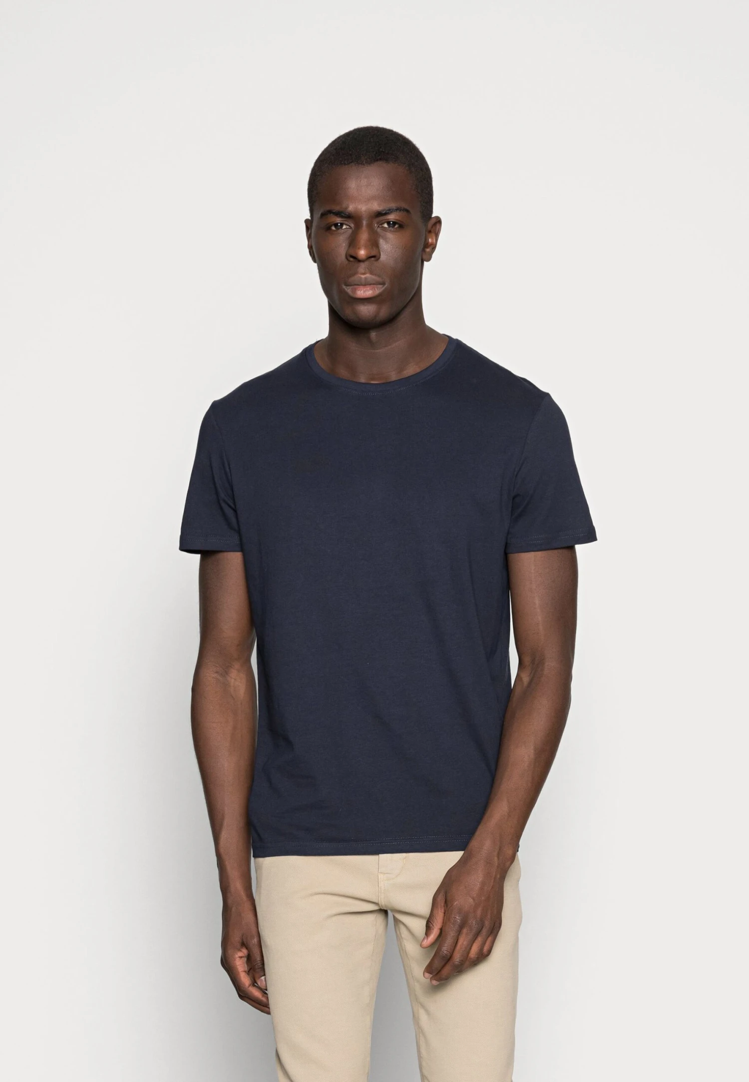 Pier One 2 PACK - T-shirt Basic - Bordeaux 6 Pier One 2 PACK - T-shirt Basic - Bordeaux - obrazek 4