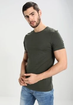 Pier One 2 PACK - T-shirt Basic - Black 11 Pier One 2 PACK - T-shirt Basic - Black -Sklep Z Odzieżą Męską 67d53c8828e0474aa833413567e03b74