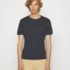 Pier One GARMENT TEE - T-shirt Basic - Dark Blue -Sklep Z Odzieżą Męską 7638006e2505495eab0c7bbdbc3fbab0