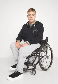 Pier One Spodnie Treningowe - Mottled Light Grey -Sklep Z Odzieżą Męską 773a03b4faab4f3fa3492bdf41677c66