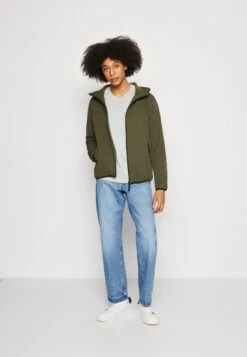 Sklep Z Odzieżą Męską -Sklep Z Odzieżą Męską 7d74cceba0d54cc3863ad9ed41385b52