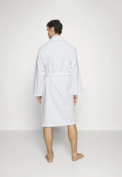 Pier One SHAWL TOWEL BATHROBE - Szlafrok - White -Sklep Z Odzieżą Męską 810bc3a6eb794e409f319428e591ae5e