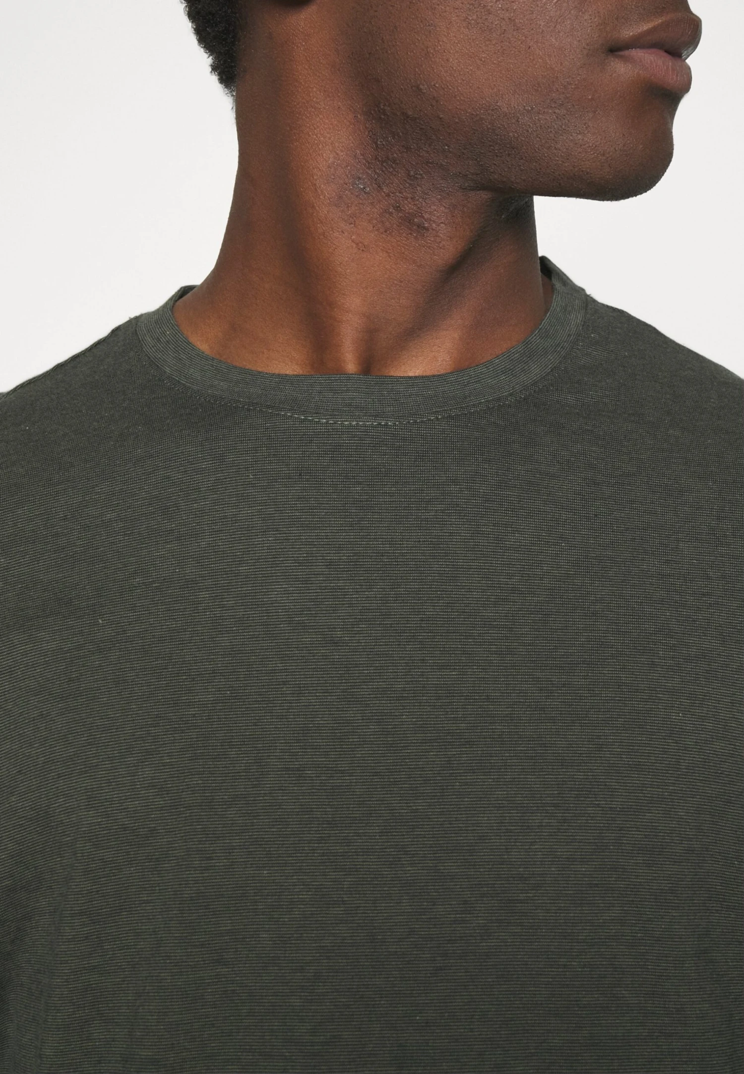 Pier One Piżama - Black/khaki 7 Pier One Piżama - Black/khaki - obrazek 5