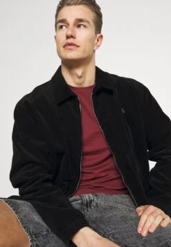 Pier One 5 PACK - T-shirt Basic - Brown/white/black 15 Pier One 5 PACK - T-shirt Basic - Brown/white/black -Sklep Z Odzieżą Męską 8c7ca28aba444f0ca09b550c10abc589