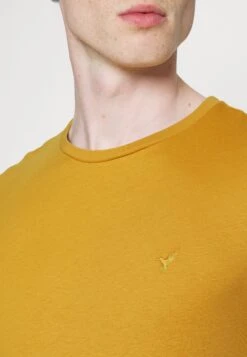 Pier One 5 PACK - T-shirt Basic - Mottled Dark Blue/yellow/orange 17 Pier One 5 PACK - T-shirt Basic - Mottled Dark Blue/yellow/orange -Sklep Z Odzieżą Męską 8fdd2e6d6b2e44d3884f3c2266b3b4fd