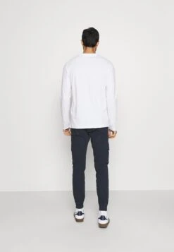 Pier One Bojówki - Dark Blue -Sklep Z Odzieżą Męską 959c4c7662e14654b8ace50fbb77d2d3