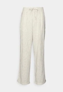Pier One DRAWCORD TROUSERS - Spodnie Materiałowe - Off-white 10 Pier One DRAWCORD TROUSERS - Spodnie Materiałowe - Off-white -Sklep Z Odzieżą Męską 976f1ac0d05743c092e5a017af8c58d1