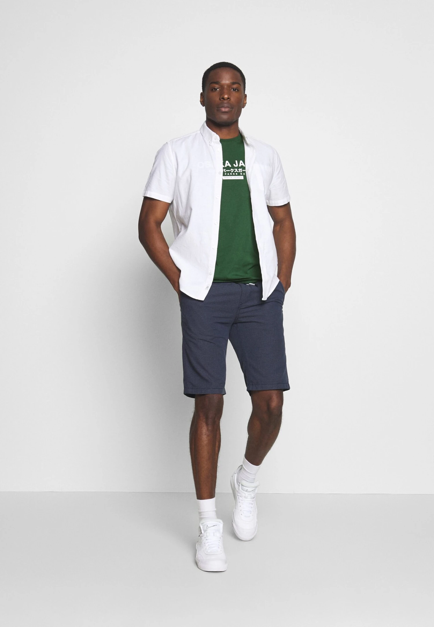 Pier One OSAKA TEE - T-shirt Z Nadrukiem - Green 4 Pier One OSAKA TEE - T-shirt Z Nadrukiem - Green - obrazek 2