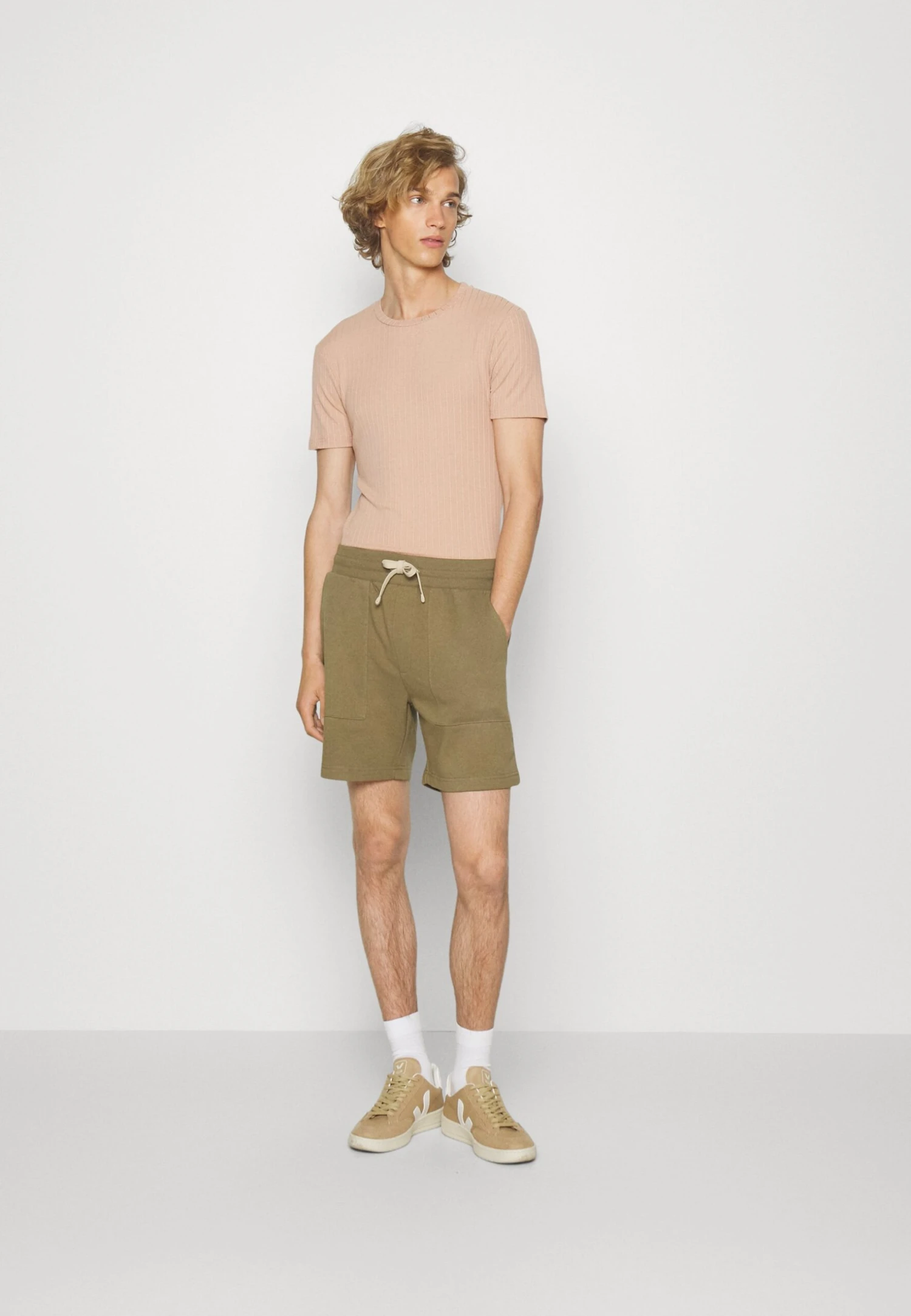 Pier One T-shirt Basic - Taupe 4 Pier One T-shirt Basic - Taupe - obrazek 2