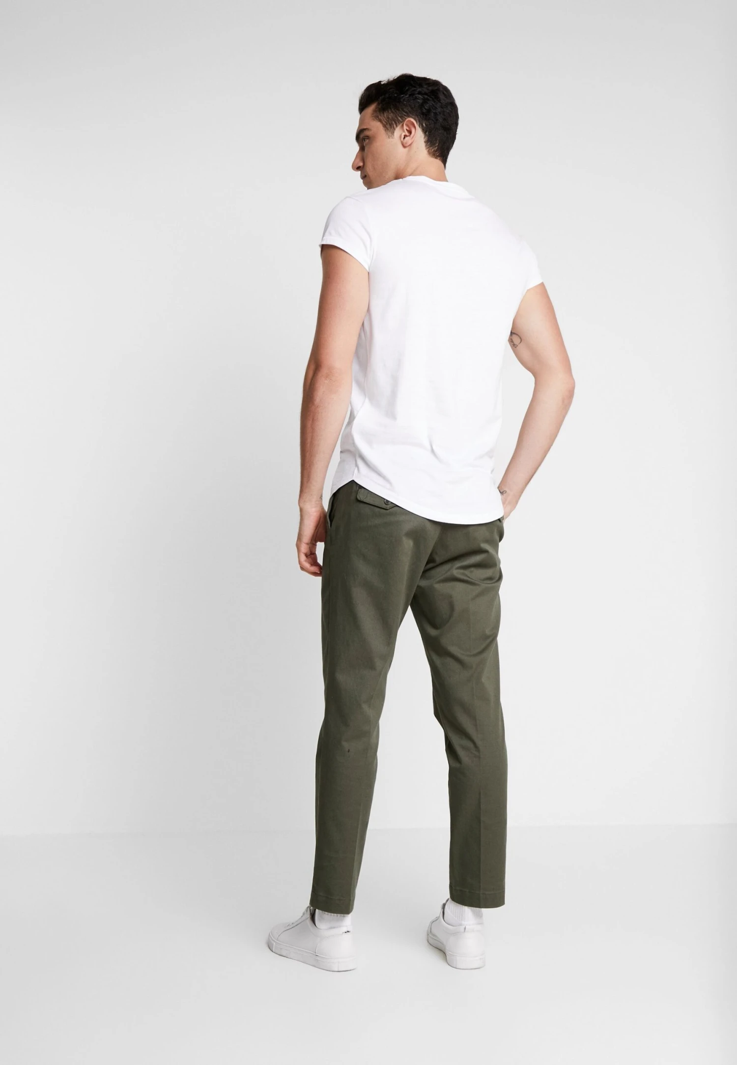 Pier One T-shirt Basic - White 5 Pier One T-shirt Basic - White - obrazek 3