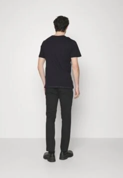 Pier One T-shirt Z Nadrukiem - Black -Sklep Z Odzieżą Męską a279231ff169482c85317e675105ef98