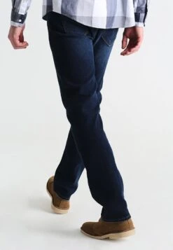 Pier One BASIC - Jeansy Straight Leg - Dark Blue Denim 10 Pier One BASIC - Jeansy Straight Leg - Dark Blue Denim -Sklep Z Odzieżą Męską a4ebfb4549ae43cc8fd6ef9a34b37b32