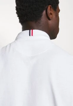 Pier One TRICOLORE TRIM POLO - Koszulka Polo - White -Sklep Z Odzieżą Męską a5cdb3c738154df3aacccd2c895fbaf7