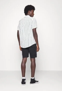 Pier One 2 PACK - Koszula - Black/white 17 Pier One 2 PACK - Koszula - Black/white -Sklep Z Odzieżą Męską a68cb2ff17104e928d6a0c4cb305d53e