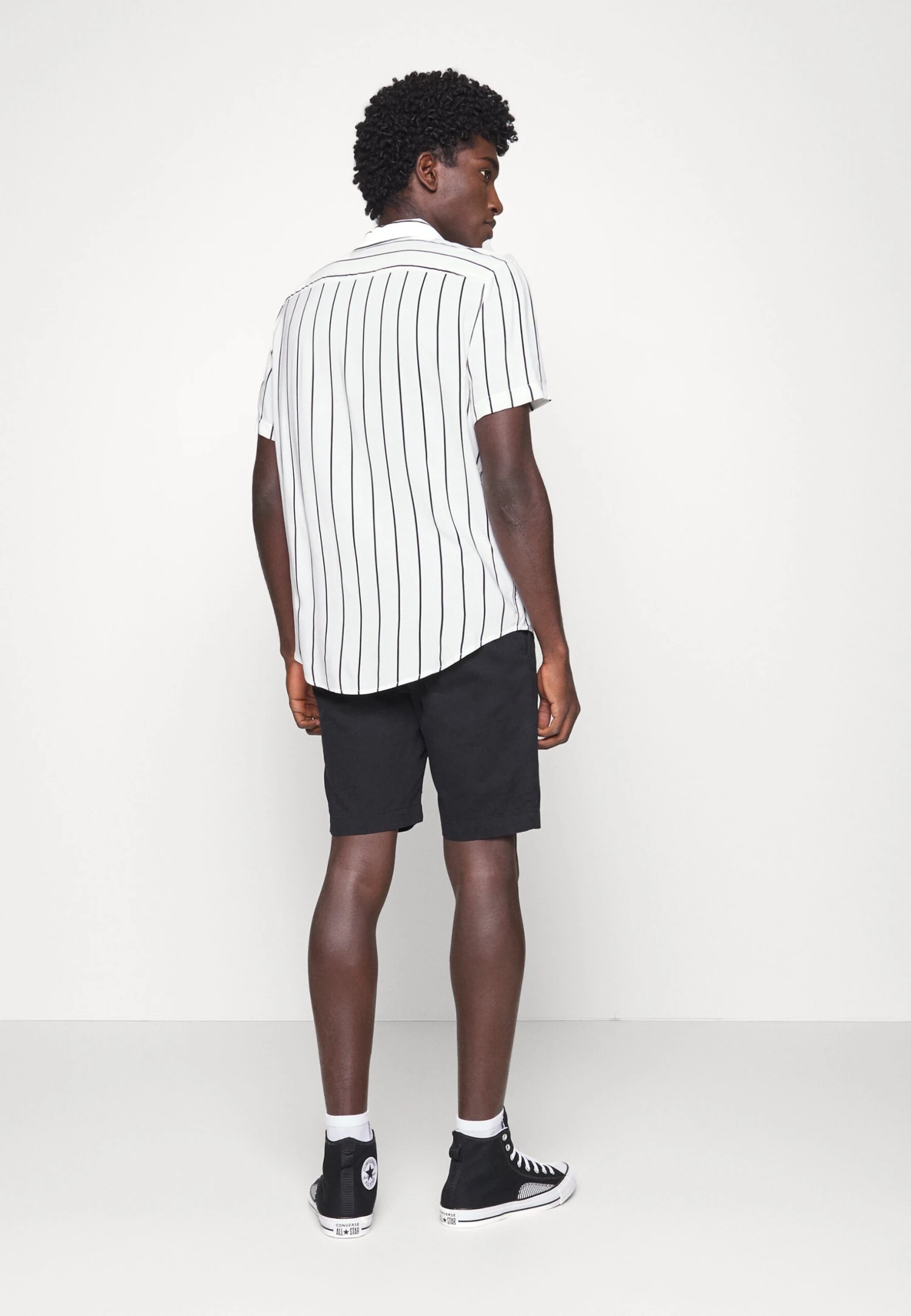 Pier One 2 PACK - Koszula - Black/white 7 Pier One 2 PACK - Koszula - Black/white - obrazek 5