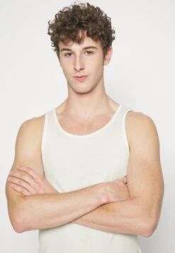 Pier One 5 PACK - Podkoszulki - White -Sklep Z Odzieżą Męską a7b42243b4ce47b5b9118c128a1d9fb9