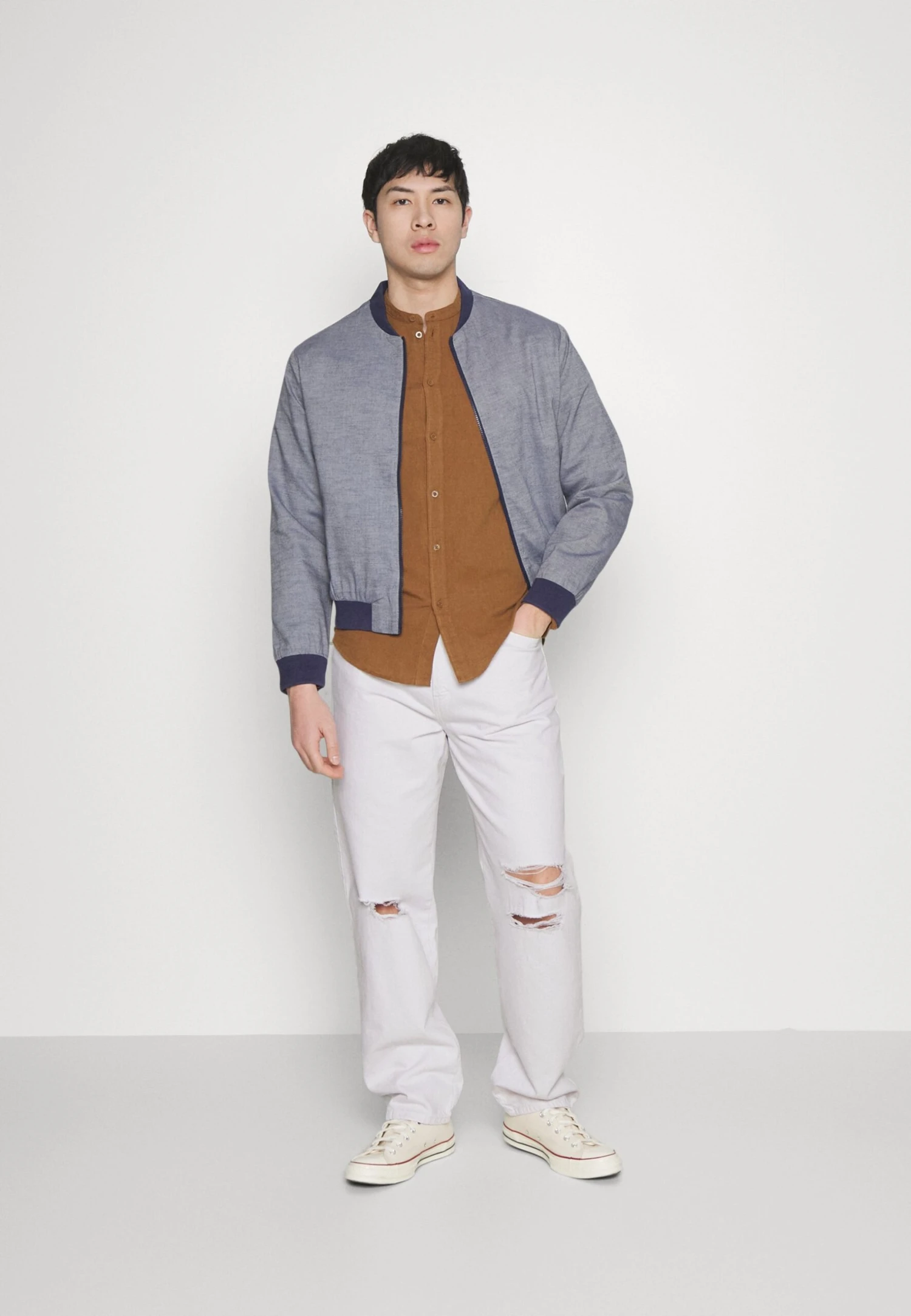 Pier One Jeansy Relaxed Fit - White Denim 4 Pier One Jeansy Relaxed Fit - White Denim - obrazek 2