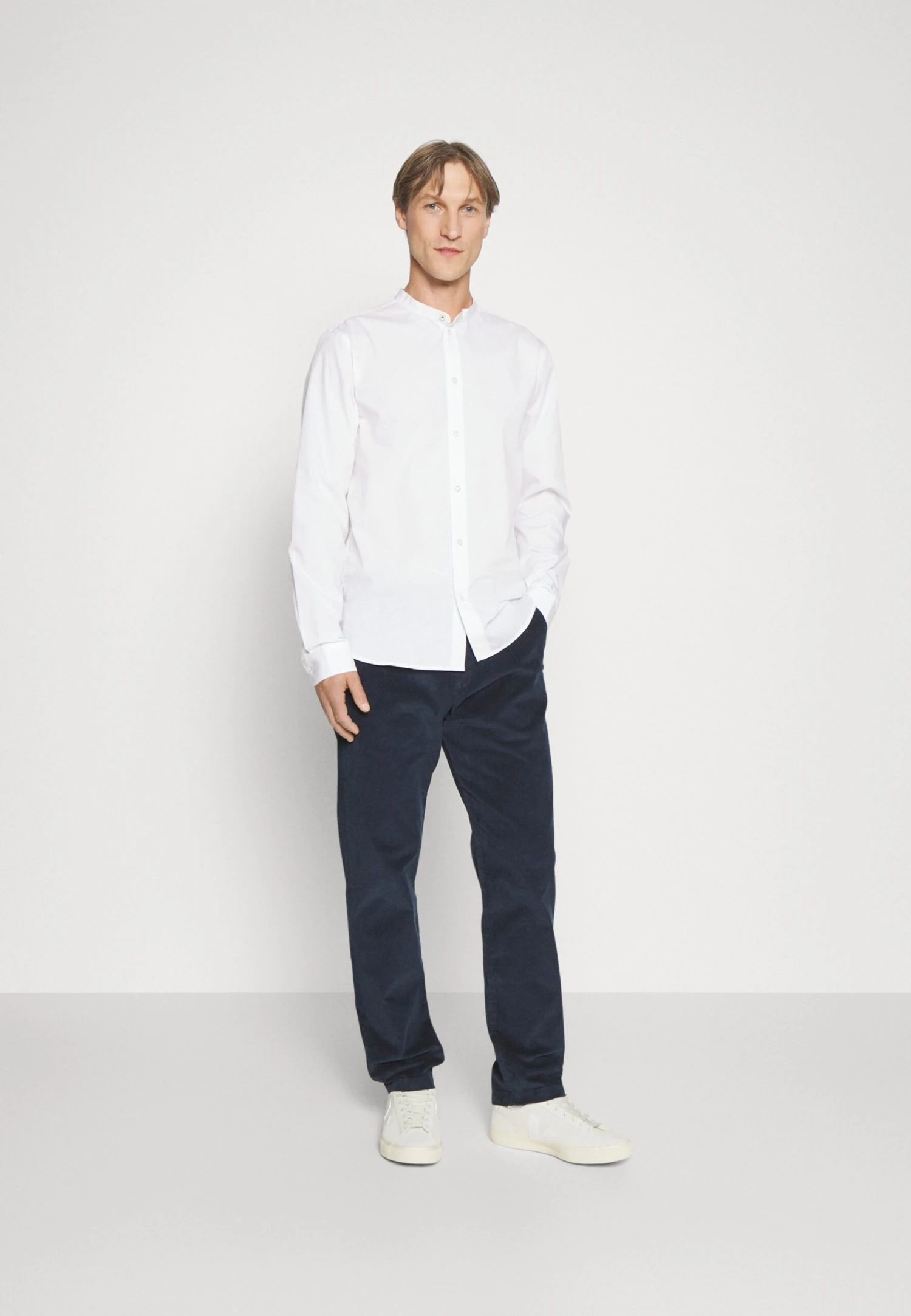 Pier One 2 PACK - Koszula - White/olive 3 Pier One 2 PACK - Koszula - White/olive