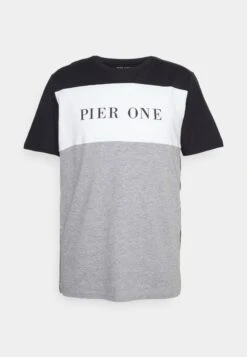 Pier One T-shirt Z Nadrukiem - Black -Sklep Z Odzieżą Męską b26a0a9fe2554dc9b06584b4d598f4ec