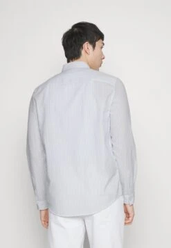 Pier One Koszula - White/light Blue 9 Pier One Koszula - White/light Blue -Sklep Z Odzieżą Męską bbe9bb77261549e4833cde47c28b7767