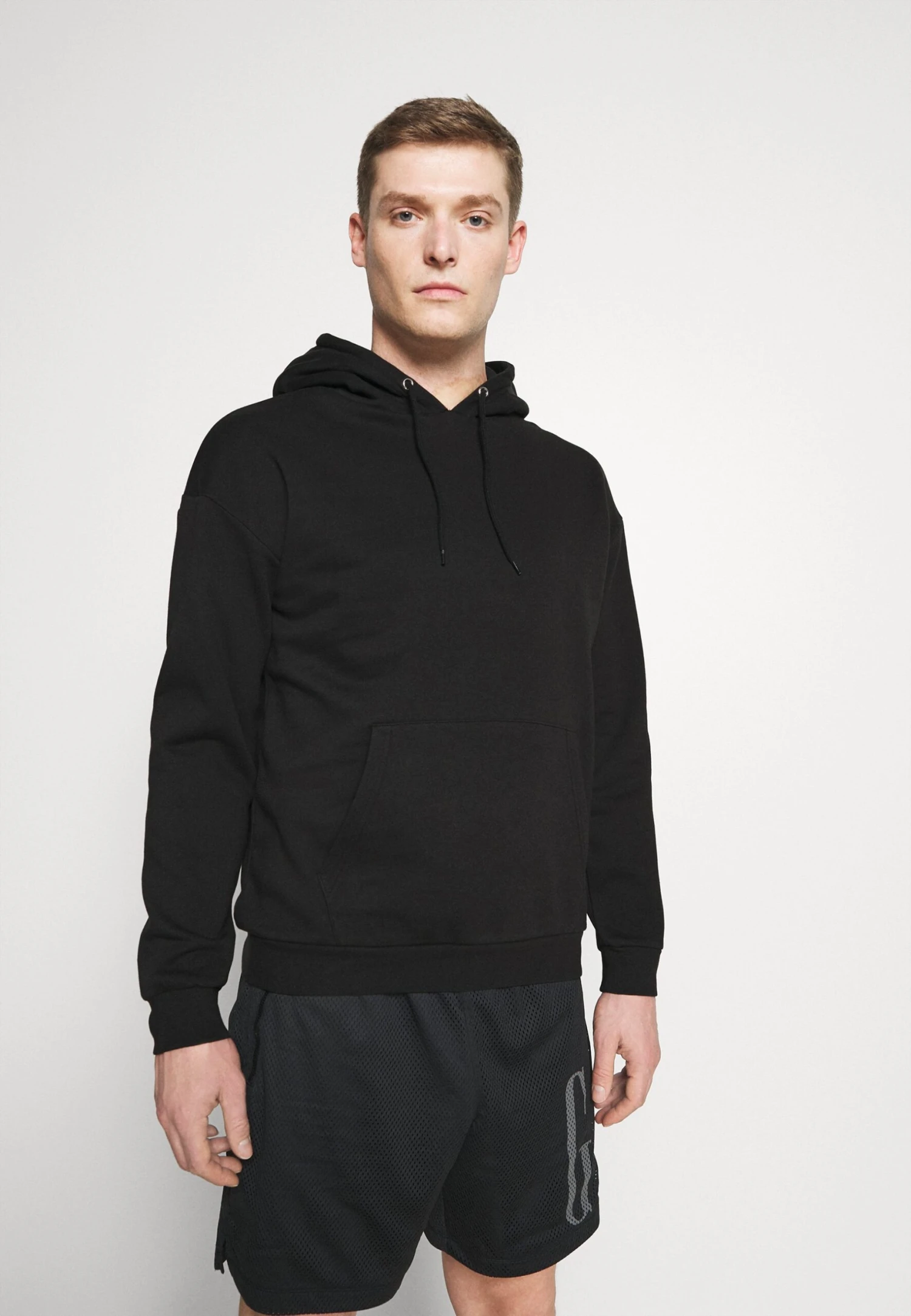 Pier One 2 PACK - Bluza Z Kapturem - White/black 6 Pier One 2 PACK - Bluza Z Kapturem - White/black - obrazek 4