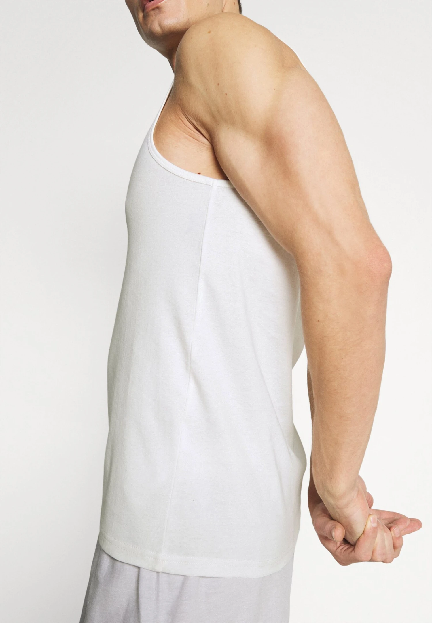 Pier One 3 PACK - Podkoszulki - Dark Blue/bordeaux/off-white 8 Pier One 3 PACK - Podkoszulki - Dark Blue/bordeaux/off-white - obrazek 6