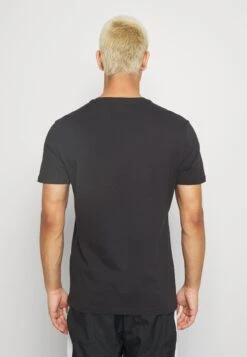 Pier One 7 PACK - T-shirt Basic - Black -Sklep Z Odzieżą Męską c239e8a3e78042a8accd19b3ccbc3f93